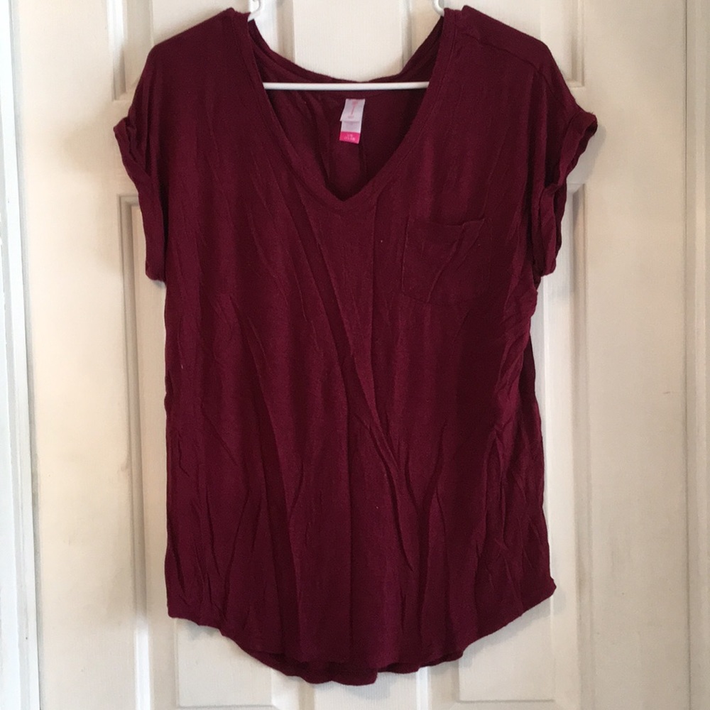 Maroon v neck t shirt